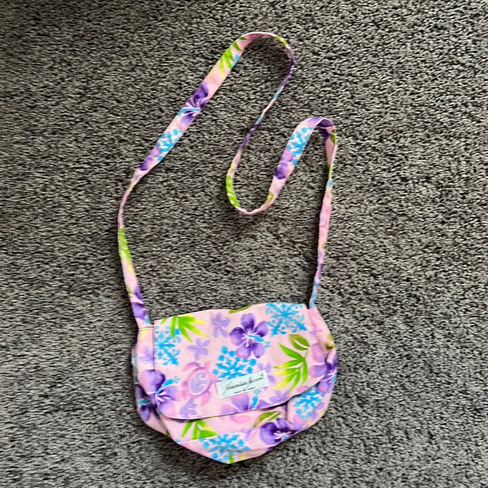 NWOT Hawaiian Fabric Bag with Velcro Closure